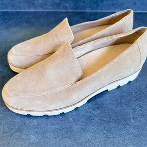 Vionic Kensley Tan Suede Loafer Shoes size 9 WIDE width